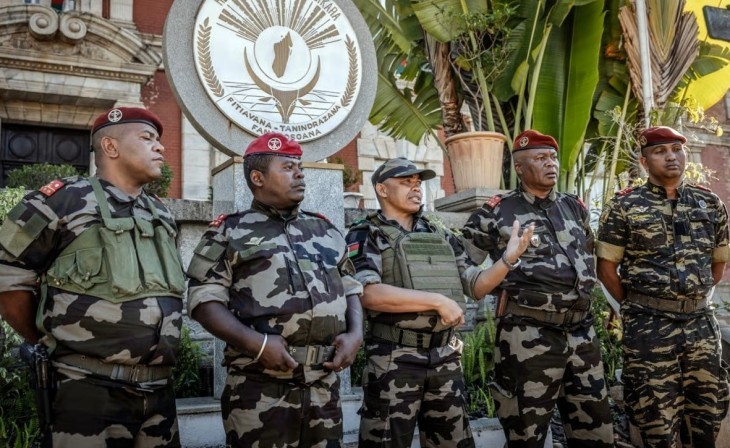 Madagascar : L’armée dit prendre le pouvoir après la destitution du président Rajoelina en fuite