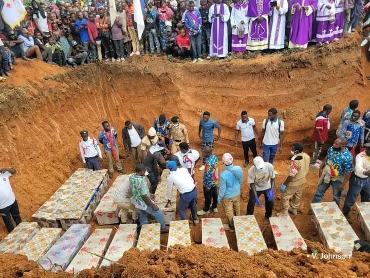 Ituri : Enterrement collectif de 24 victimes parmi les 38 civils tués par les ADF à Komanda