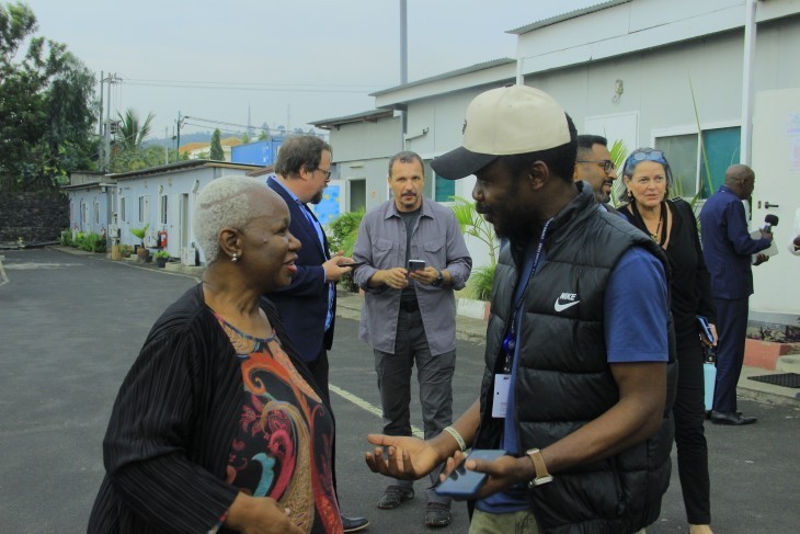 Bintou Keita avec Samuel ABIBA juste après la conférence de presse ONE UN a Goma
